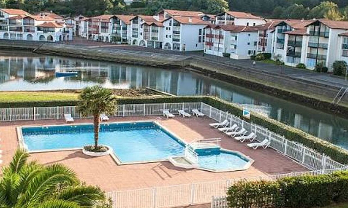 Behobie Apartment | Charming studio - 4 guests, 2 mins to beach