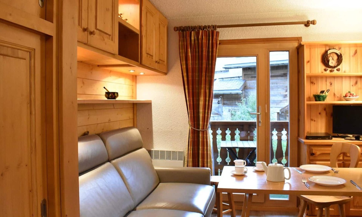 Meribel Apartment | Charming Studio for 3 in Méribel, Steps from Slopes & Amenities