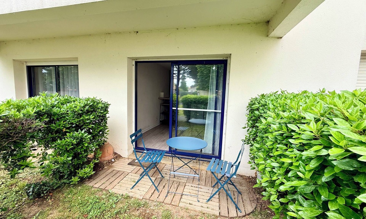 Aytre Apartment | Charming studio with private garden in Aytré