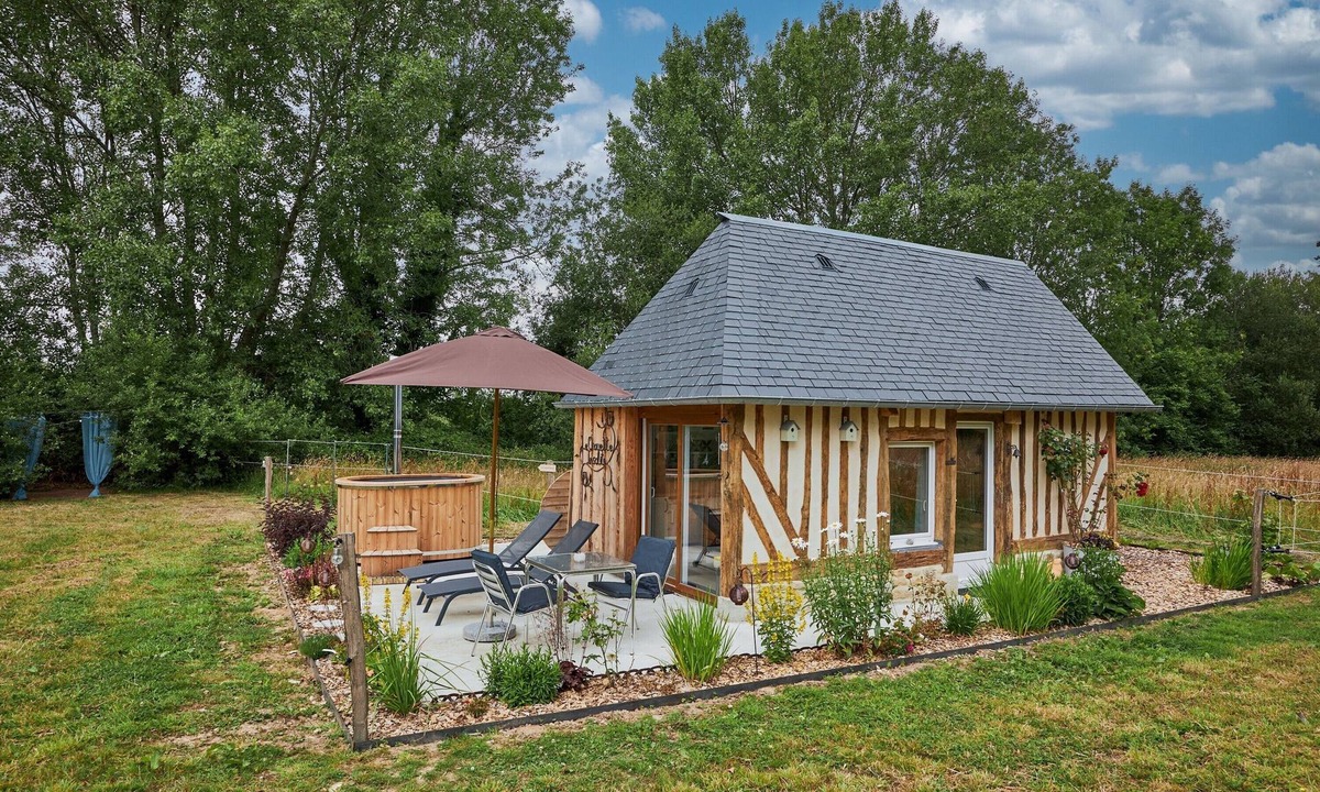 Cresseveuille Apartment | Charming Tiny House "Le chouette insolite" with Private Garden and Nordic Bath