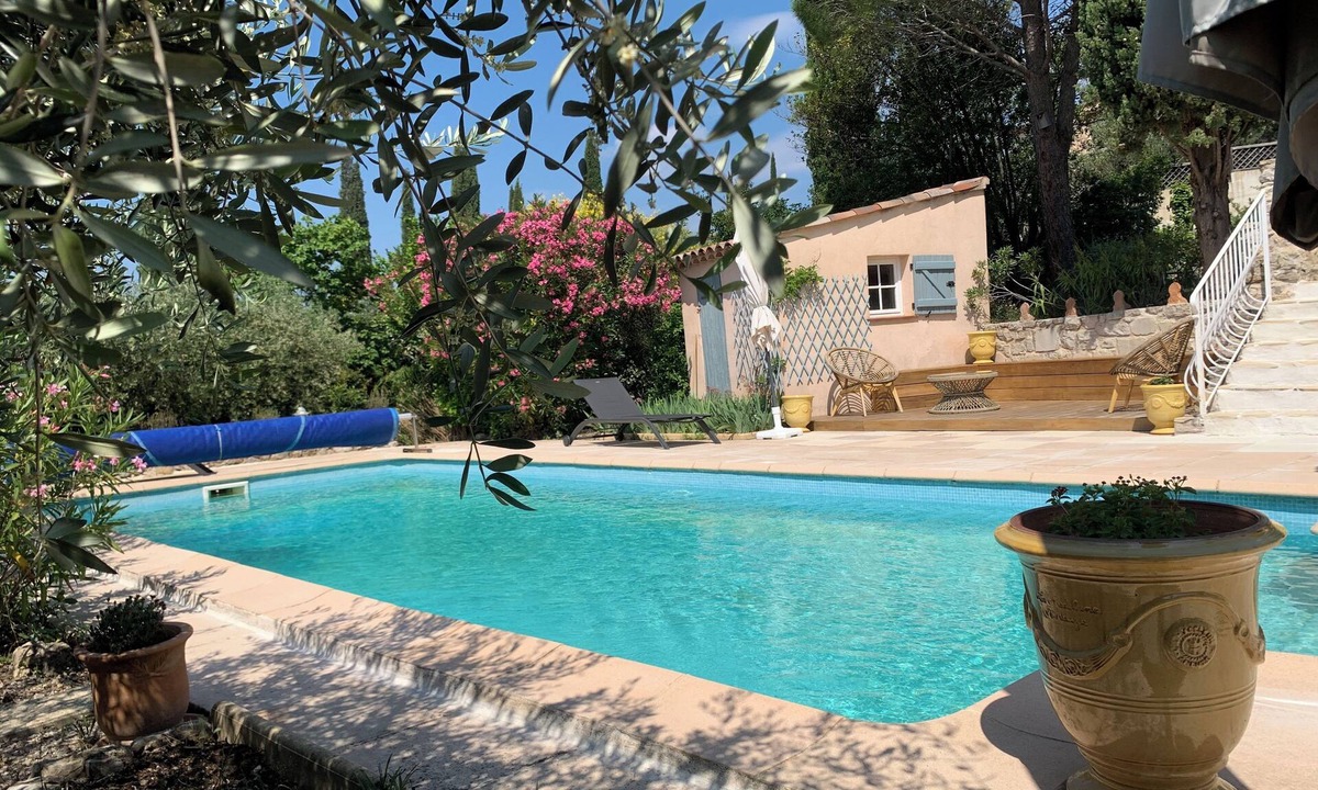Flayosc Villa | Charming villa with beautiful garden and lovely view 300 m from the village.