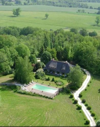 Nexon Villa | Chaumière d'exception , 8 places, piscine, calme