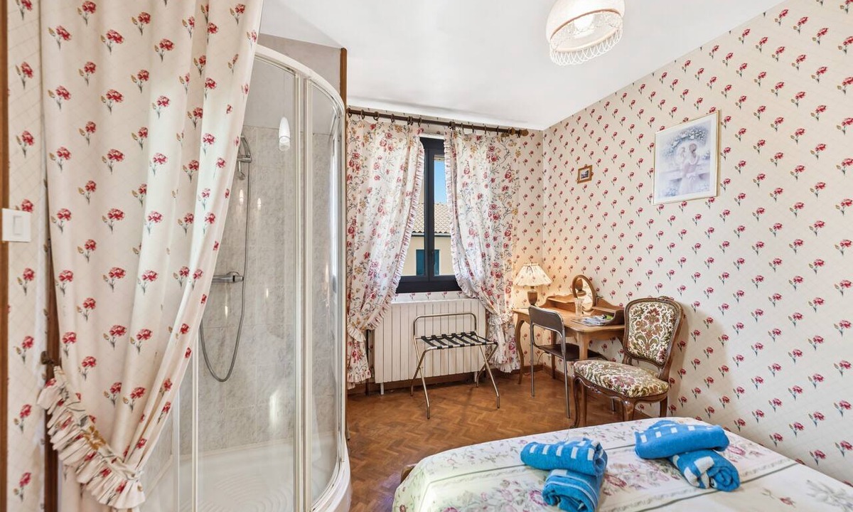 Villars-les-Dombes Bed & Breakfast | Chez Daniel et Zdenka – Cendrine Room