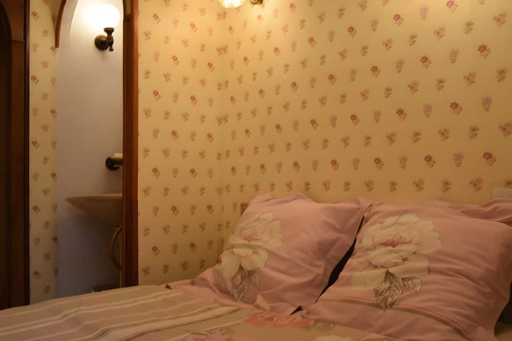 Villars-les-Dombes Bed & Breakfast | Chez Daniel et Zdenka – Deborah Room