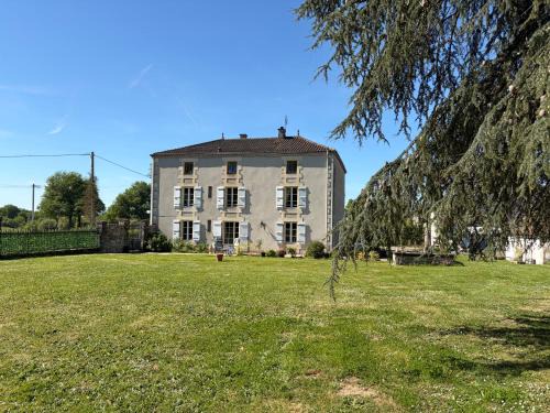 Bussiere-Poitevine Bed & Breakfast | Chez Paulet A welcome break for peace and tranquility - route C27
