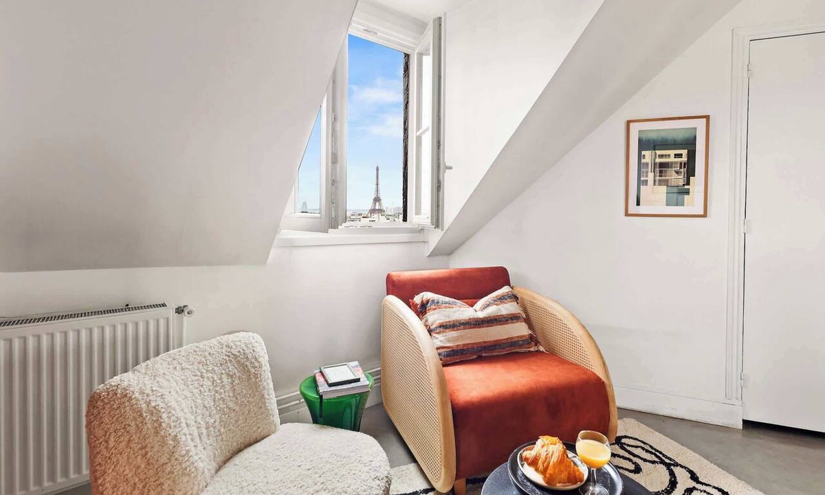 Faubourg-du-Roule Apartment | Chic 1BR Near Golden Triangle & Eiffel Tower