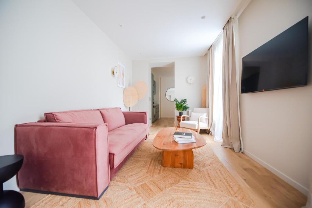 Quartier du Faubourg-Montmartre Apartment | Chic Apartment in Central Paris