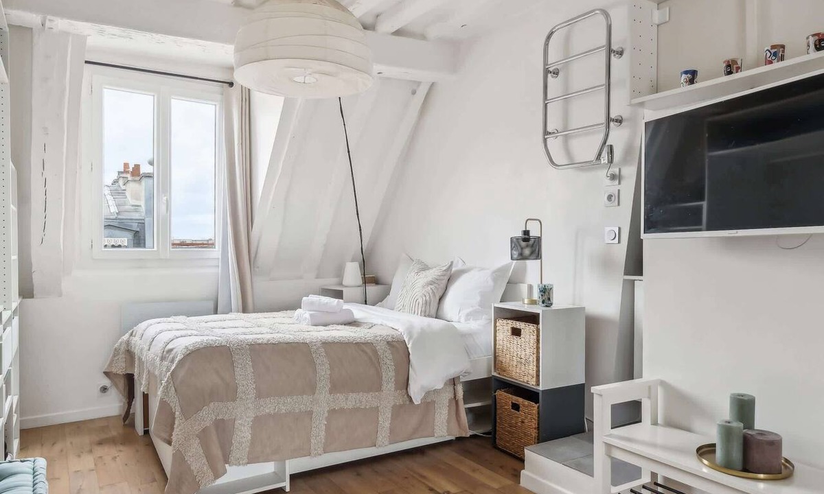 Les Halles Apartment | Chic Studio in Historic Heart of Paris