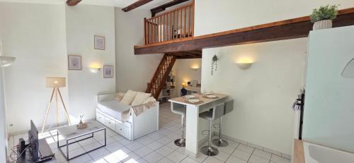 Valence Apartment | Climatisation Charme et tranquillité au cœur de la vieille ville