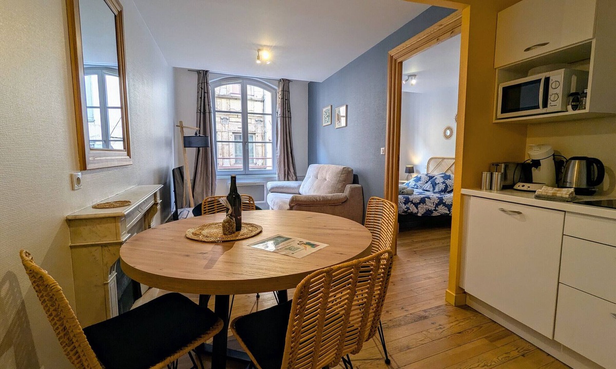 Le Puy-en-Velay Cottage | "Cocoon lumineux au cœur du Puy-en-Velay, proche de la cathédrale et des commodités"