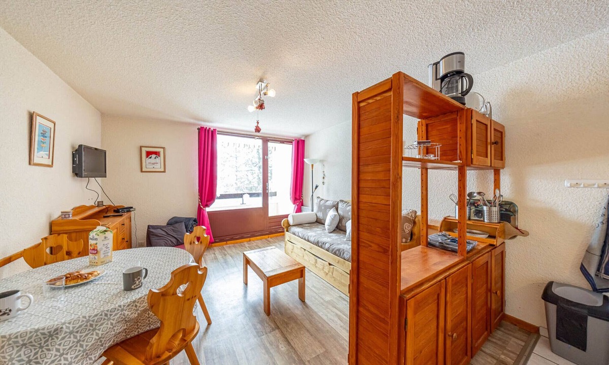 Montgellafrey Apartment | Comfort Studio for 4, Ski-in/Ski-out, South Balcony