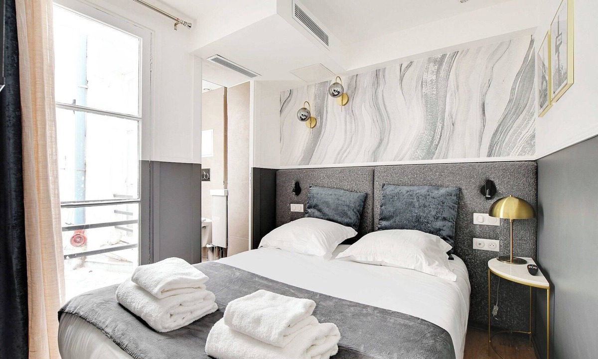 18th Arrondissement Apartment | Comfort for 2P with A/C - Near Montmartre