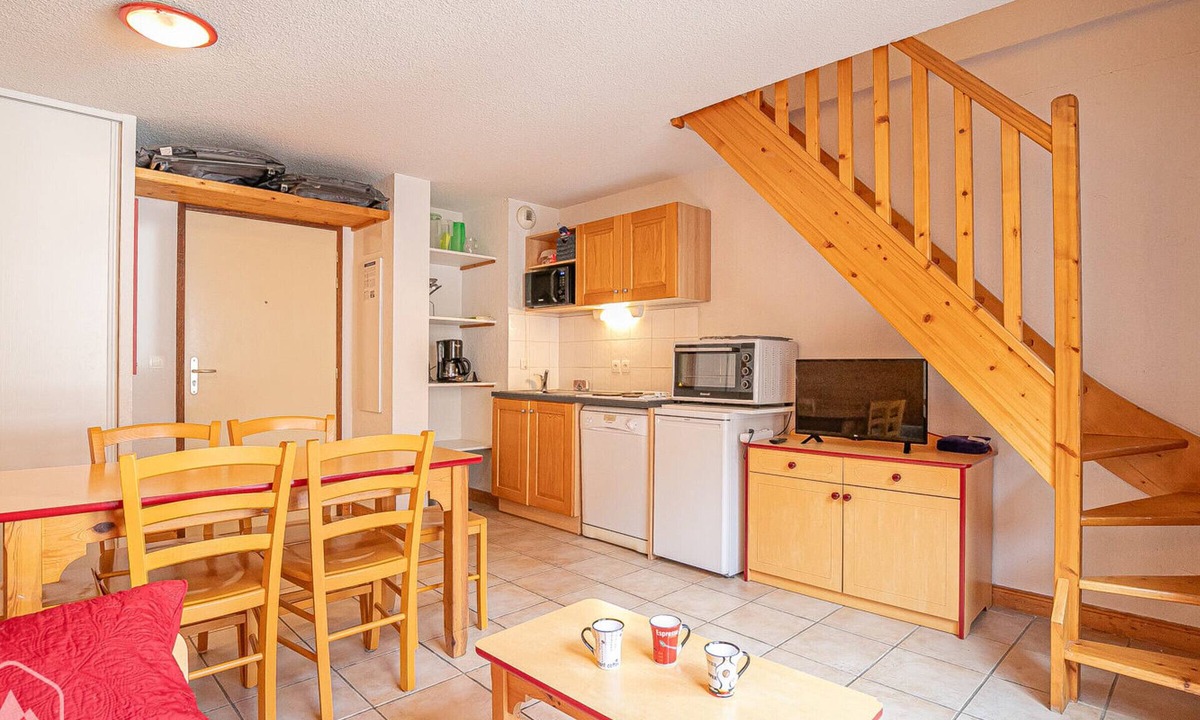 Aussois Apartment | Comfortable 2-room duplex at the slopes with parking