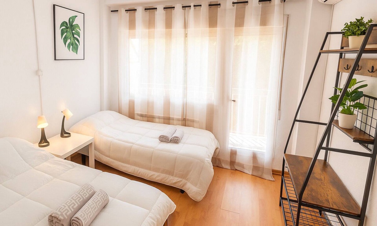 Coslada Condo | Corporate or Formative Lodging 4 rooms/6 beds