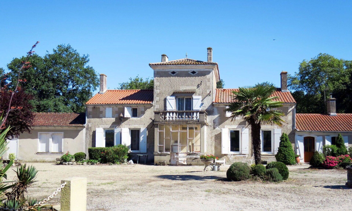 Jau-Dignac-et-Loirac House | Cosy apartment in villa for 5 guests with WIFI, TV and terrace