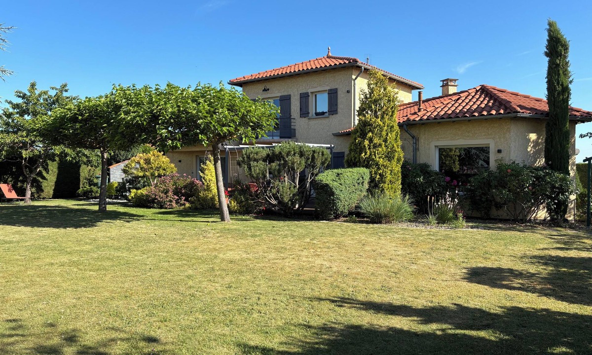 Cussac-sur-Loire Villa | Cosy house in a quiet location near Le PUY EN VELAY