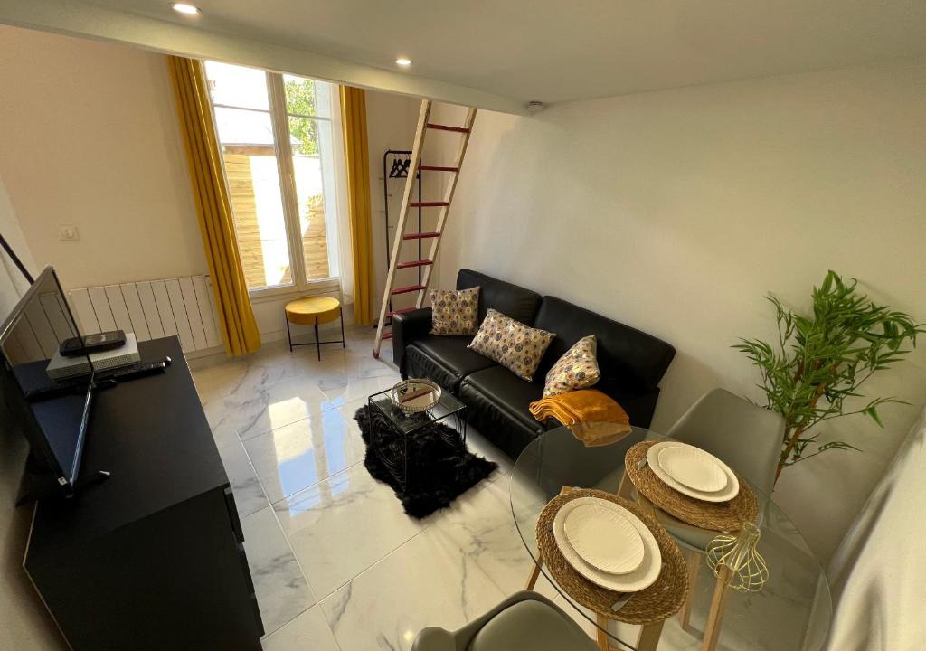 Bondy Apartment | Cosy Studio in Bondy 15min from Paris
