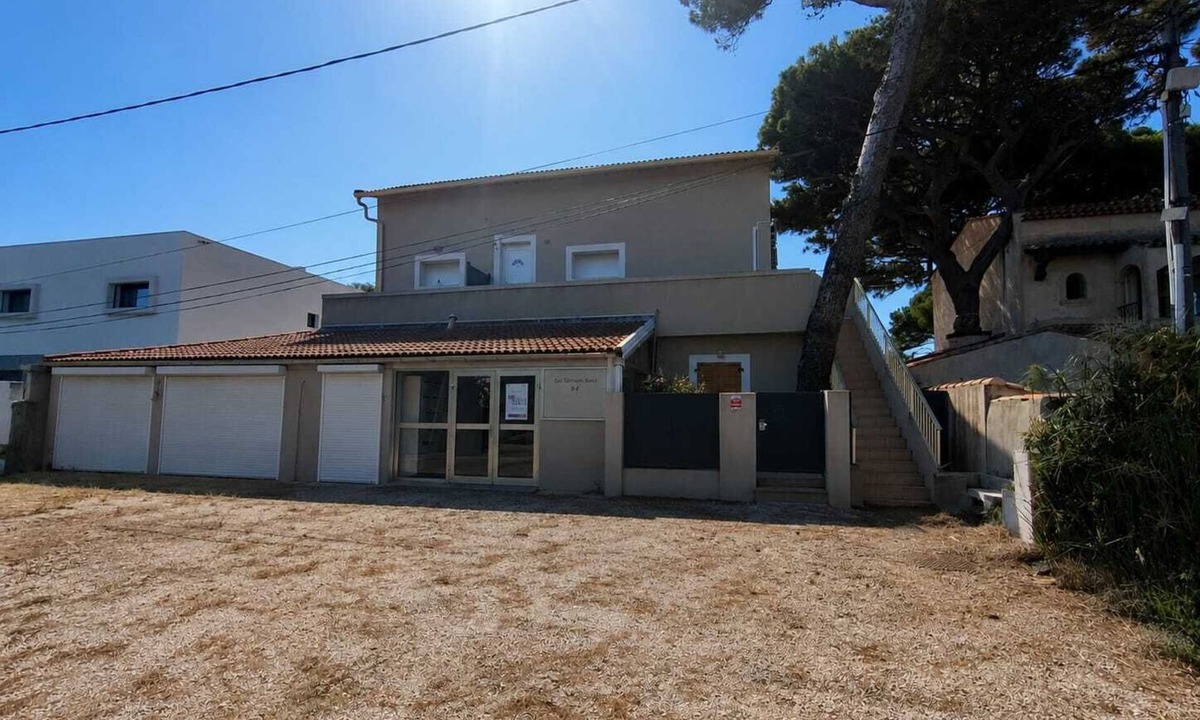 La Capte Apartment | Cosy studio on the seafront, within walking distance of La Capte village and beach