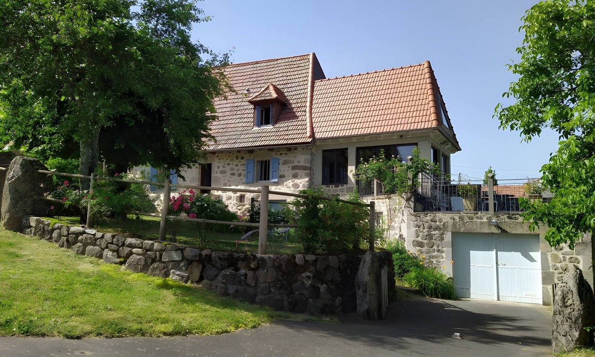 Jou-sous-Monjou House | Cottage (4/7 guests) with valley view in the heart of the volcano park
