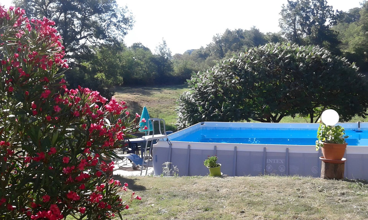 Carennac Cottage | Cottage for 2–4 Guests with Mountain View, Private Pool, and Wi-Fi