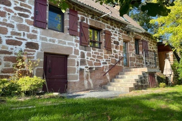 Louignac House | Cottage in Corrèze with Garden Views