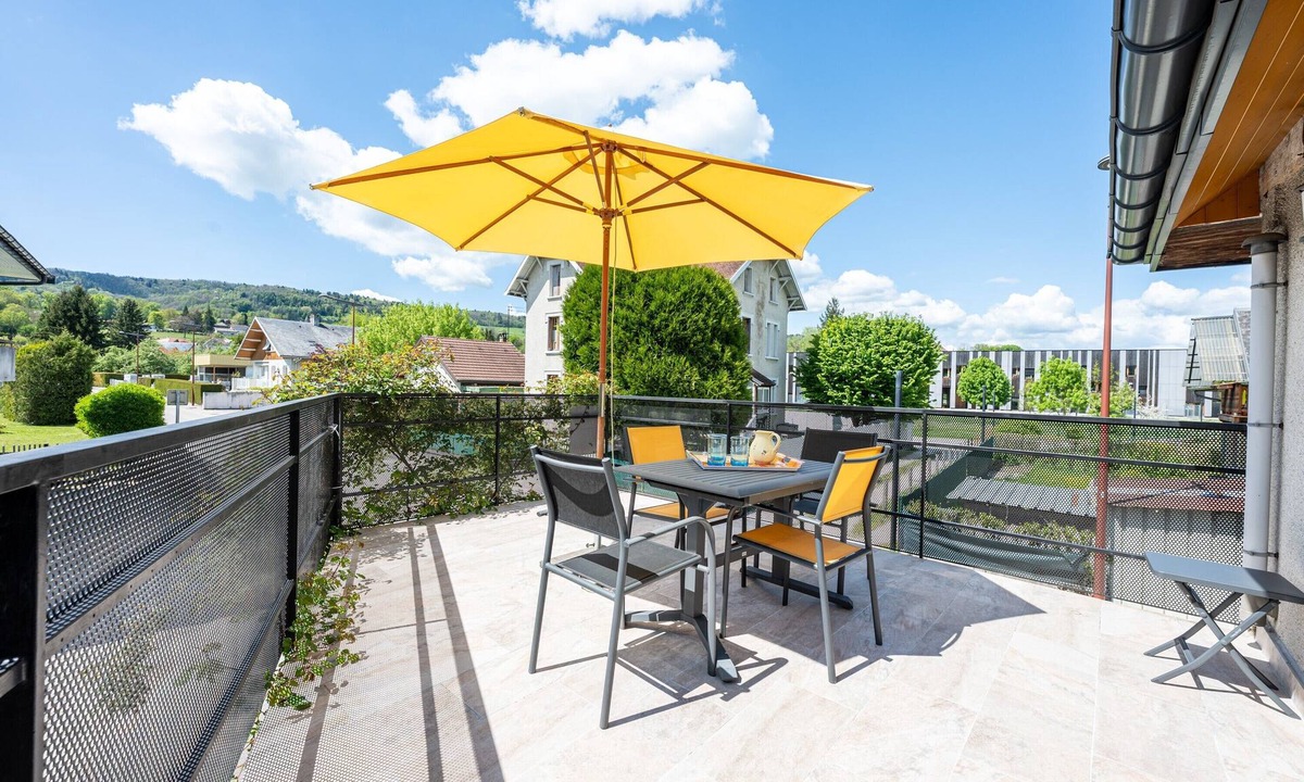 Albens House | Cottage 'Marie Andre' with Private Terrace and Wi-Fi