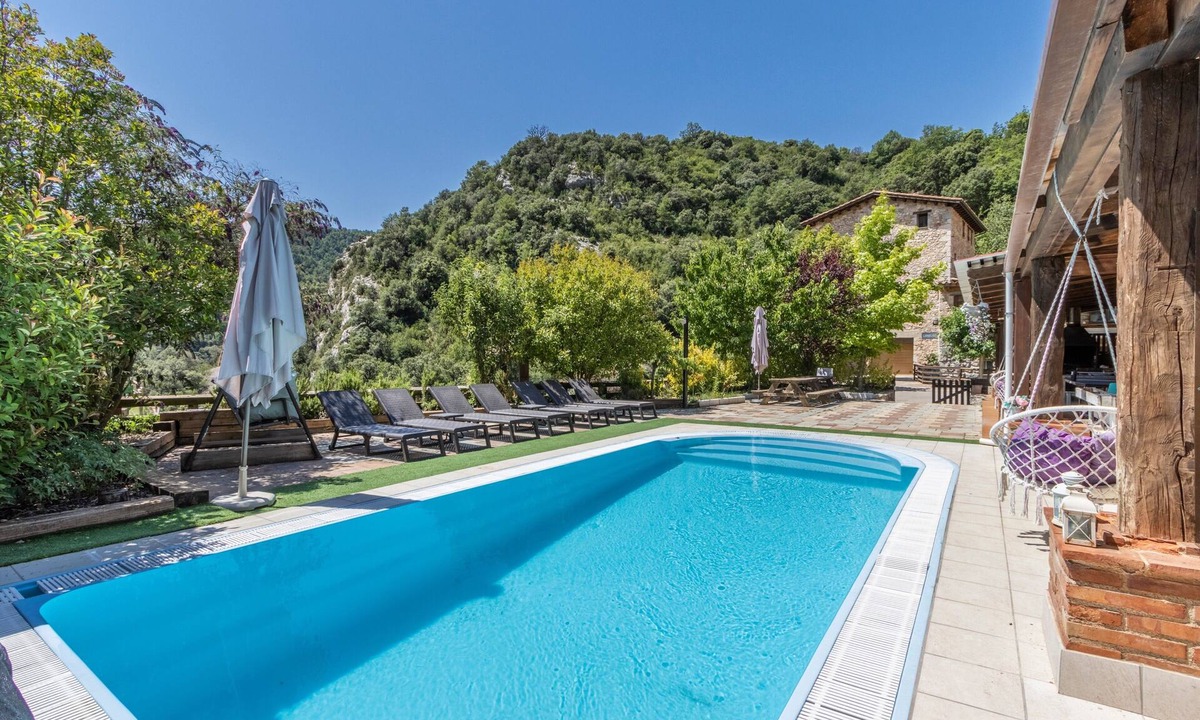 Oden Villa | Country House 'Moli' with Lake Views, Wi-Fi and Air Conditioning