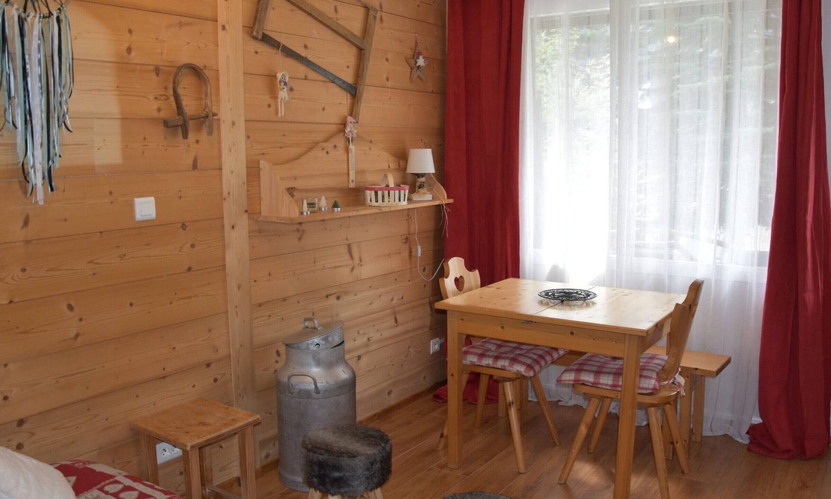 Pralognan-la-Vanoise Apartment | Cozy 2-room apartment with terrace - Heated pool