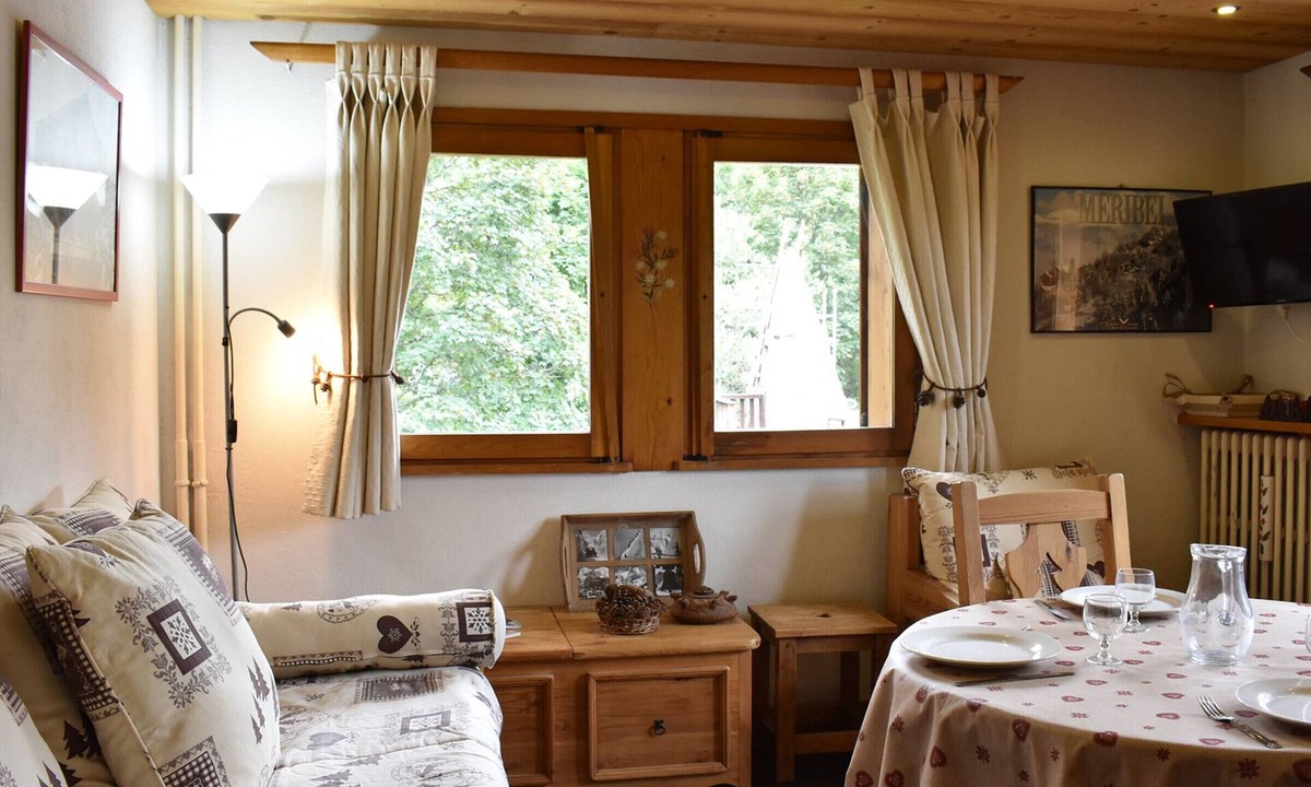 Meribel Apartment | Cozy 2-Room Apartment Near Ski Lifts, Bus Stop & Restaurants - Sleeps 4