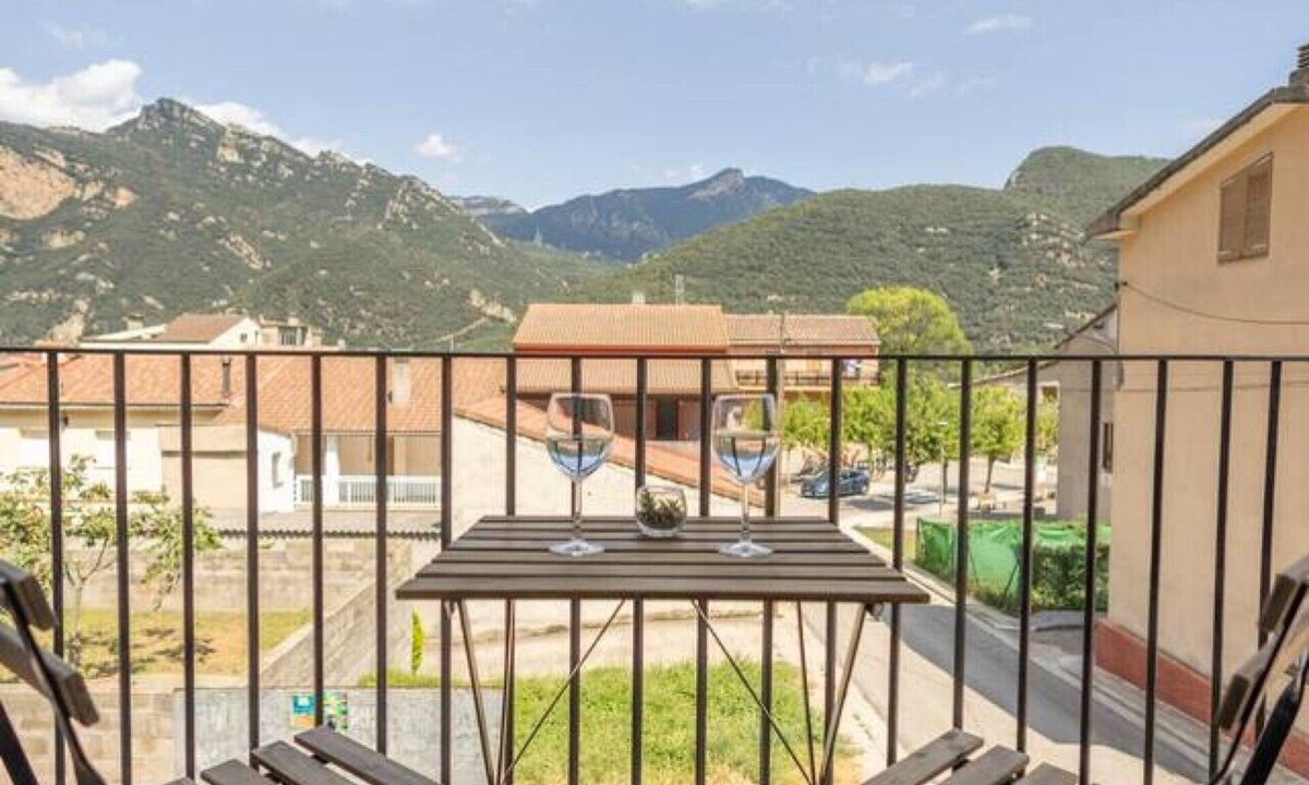 Cercs Apartment | Cozy and quiet apartment with mountain views