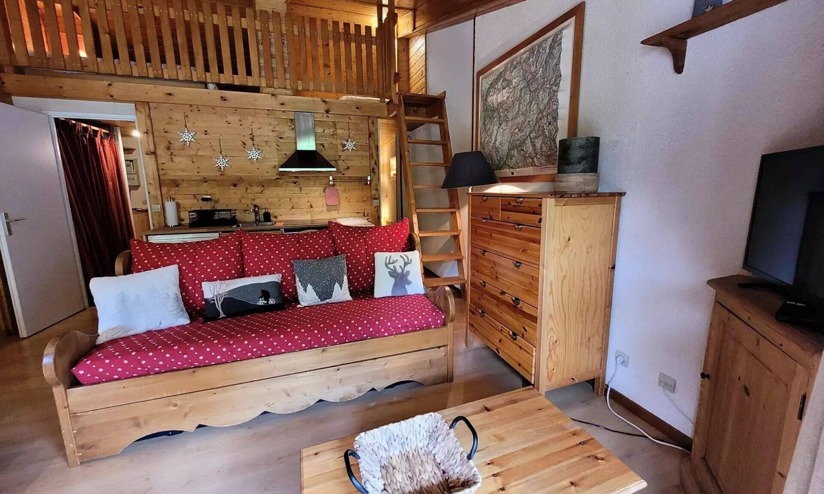 Bonneval-sur-Arc Apartment | Cozy and warm studio with a mezzanine