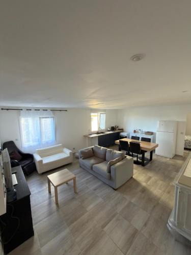 Gargas Apartment | Cozy Apartment Near Roussillon, Gordes & Colorado Provençal