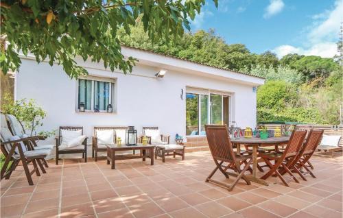 Sant Cebria de Vallalta House | Cozy Home In St Cebrià De Vallalta