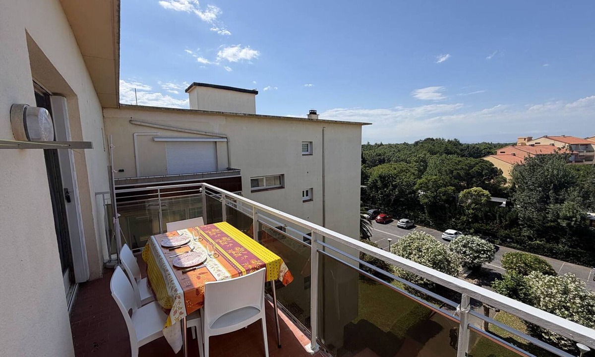 Argeles Plage Apartment | Cozy Studio Alcove, 300m from Beach, Balcony, Private Parking, Sleeps 3