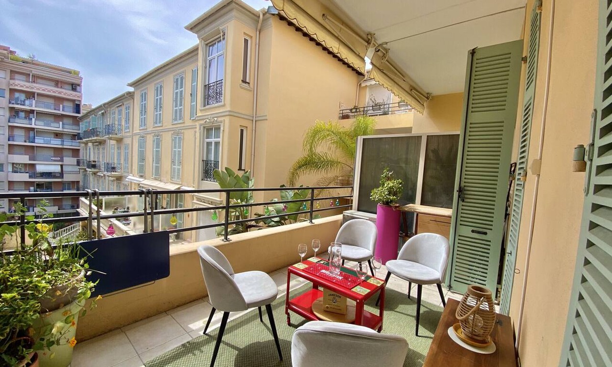 Menton Apartment | Cozy Studio at Jardin des Muses