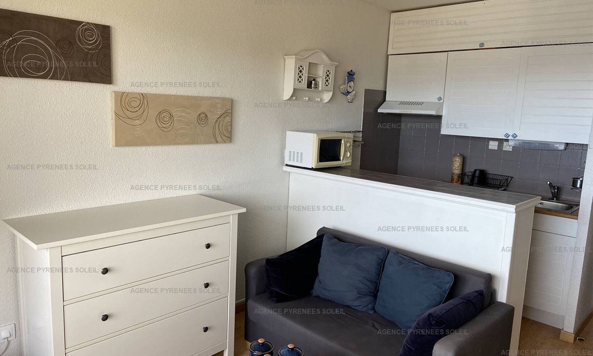 Les Angles Apartment | Cozy studio cabin with south balcony, parking and WiFi in Les Angles