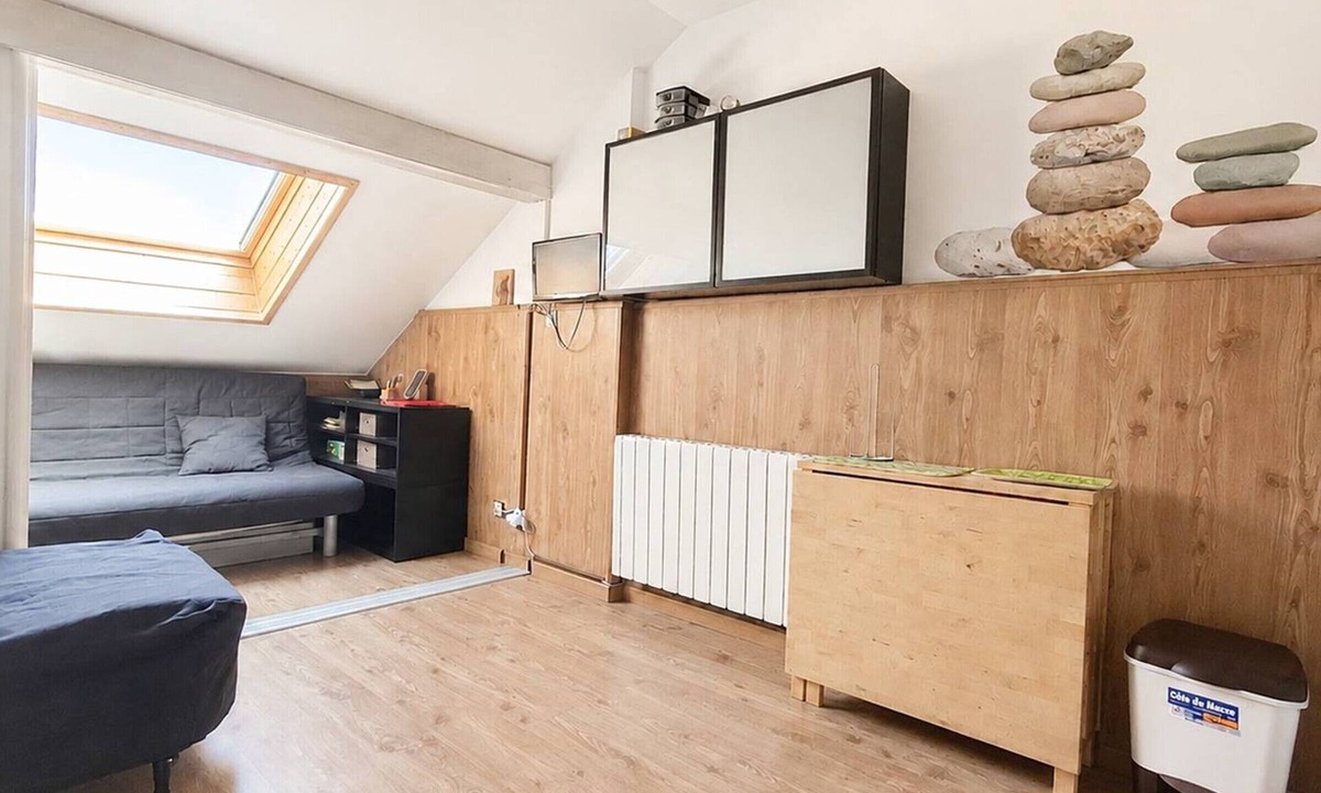 Pyrenees 2000 Apartment | Cozy Studio with South-Facing Balcony, Centrally Located, Sleeps 2 Adults + 1 Child