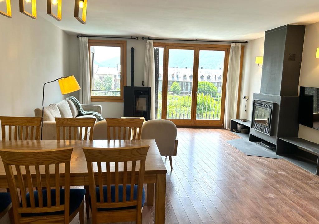 Esterri D'Aneu Apartment | Dúplex amb encant al casc antic d'Esterri i vistes úniques by RURAL D'ÀNEU