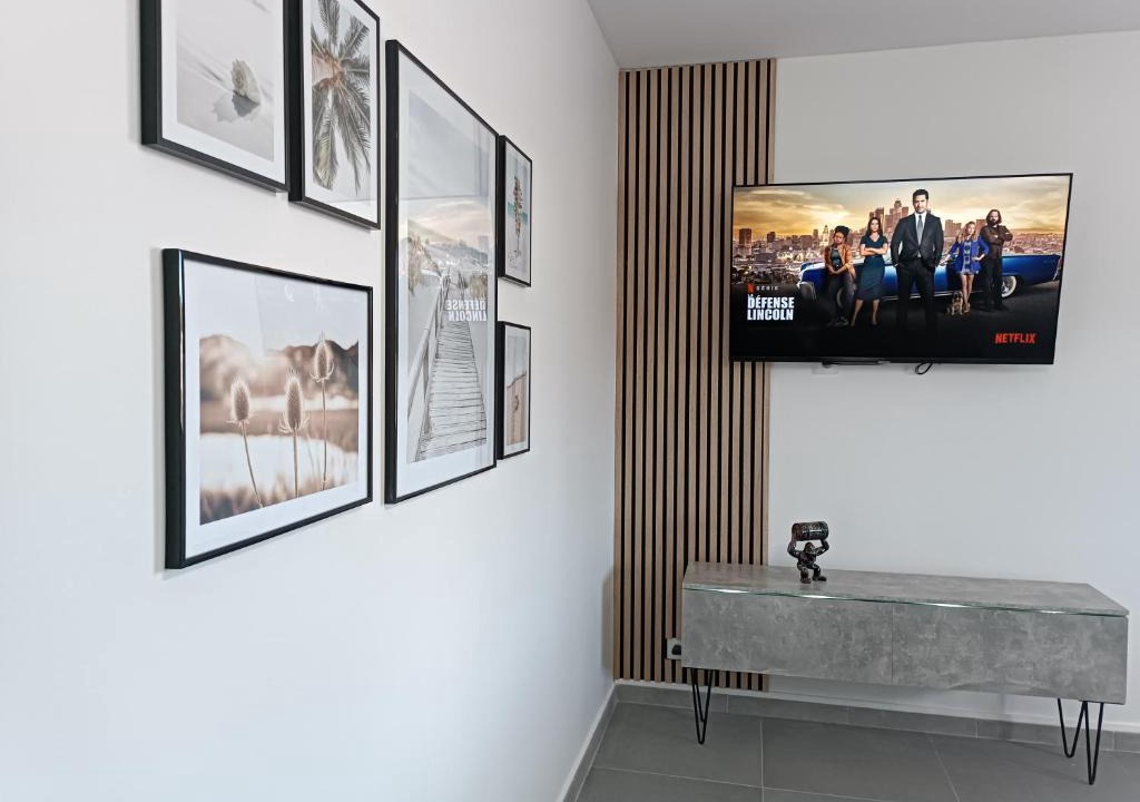 Laverune Apartment | Design Therapy