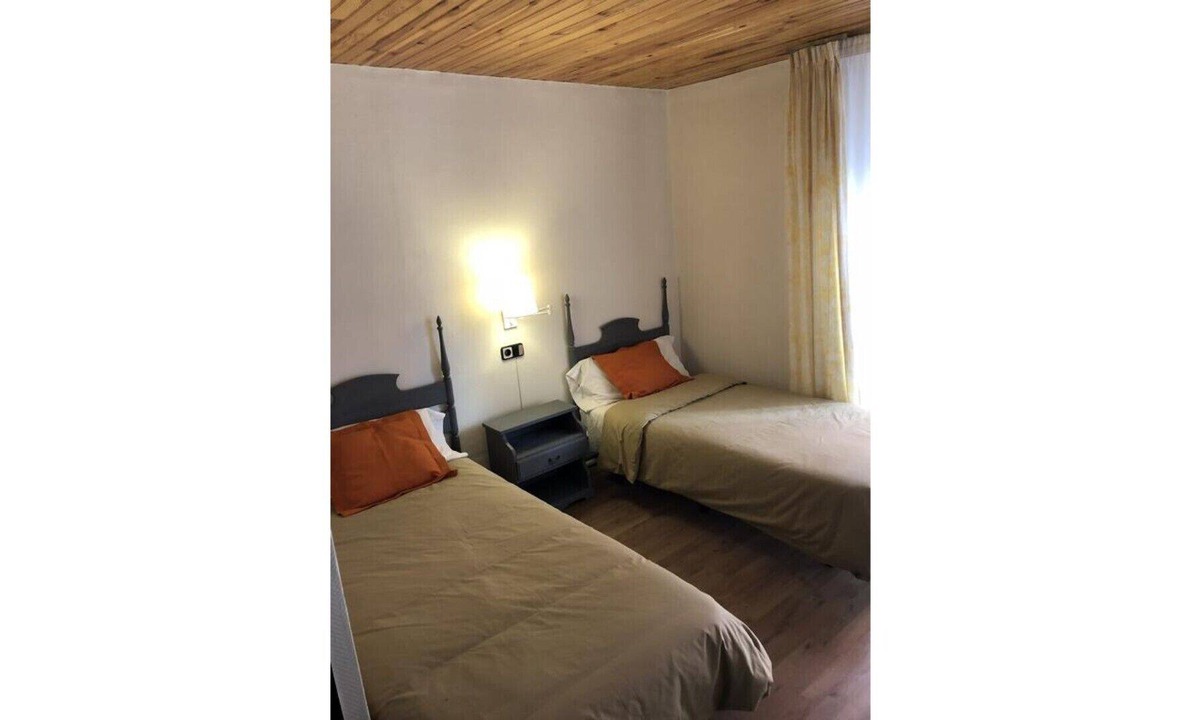 Puigcerda Bed & Breakfast | Di Verena - Two people (single beds) and private bathroom nr 37