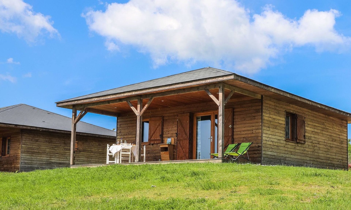 Meyrignac-l'Eglise House | Domaine des Monédières - Chalet Lac 4-6 by Interhome
