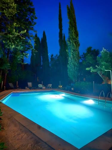 Saint Michel d'Euzet Villa | Domaine l'Arbre d'Or