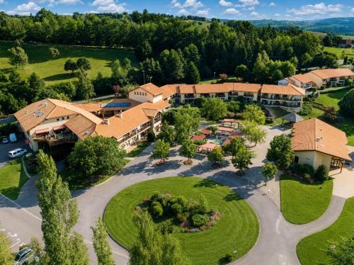 Maurs Resort | Domaine La Chataigneraie