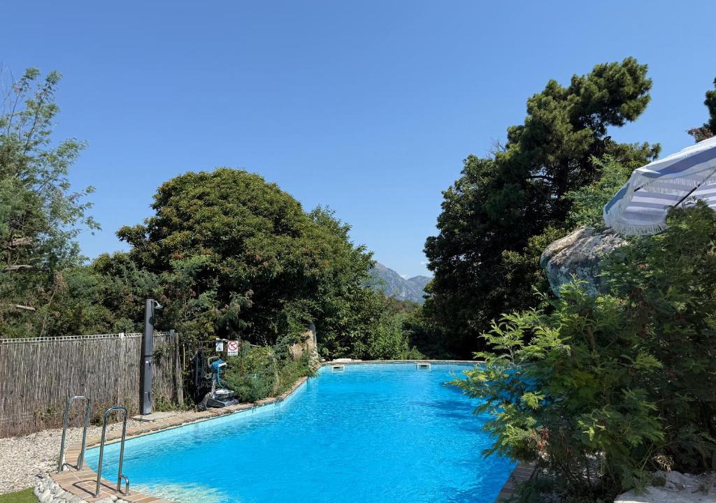 Berre-des-Alpes Apartment | Domaine Le Rocher d Argent avec Piscine Extérieur ,Jacuzzi Intérieur et Salle de jeux