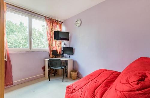Petit-Ivry Apartment | Double bedroom with shared kitchen & bathroom, Paris