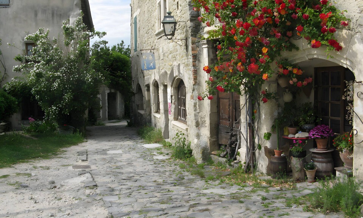 La Begude-de-Mazenc Apartment | 'Du Bas' Apartment with Mountain View, Private Garden and Wi-Fi