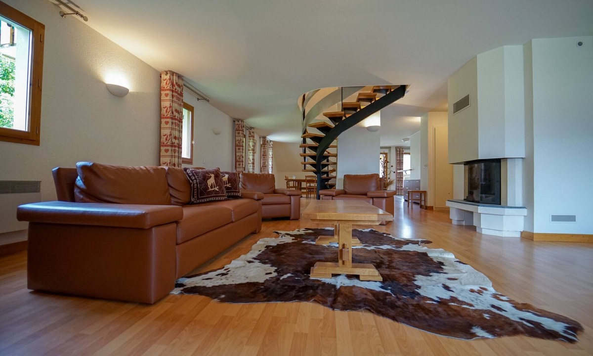 Giez Apartment | Duplex apartment, sleeps 10, nature view