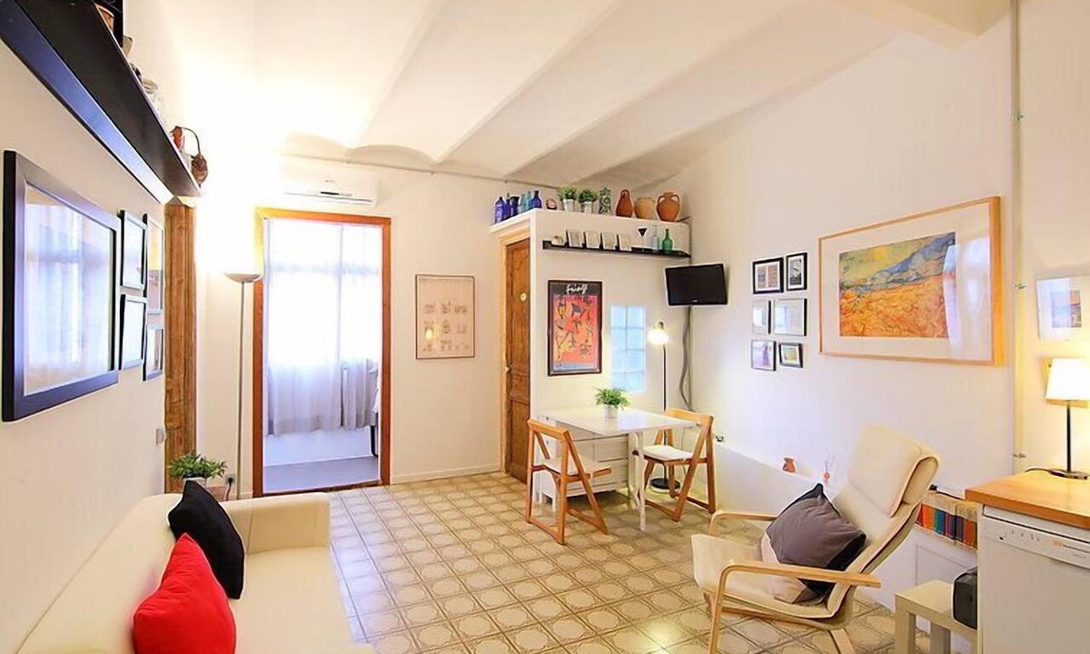 La Sagrada Familia Apartment | Eixample Dret Valencia/Cartagena by Interhome