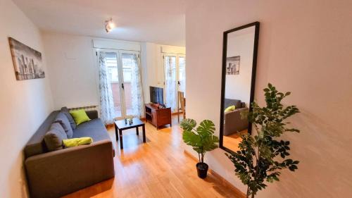 Barrio de Santo Domingo y San Martin Apartment | El Alce del Pilar ComoTuCasa