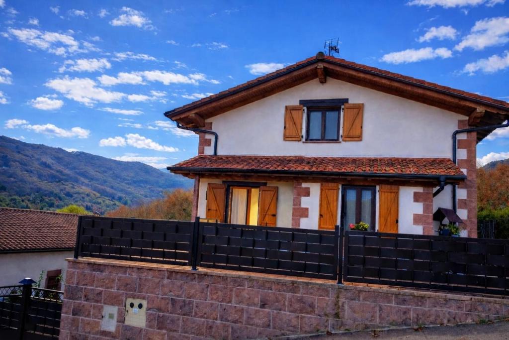Sumbilla House | El eco de los robles